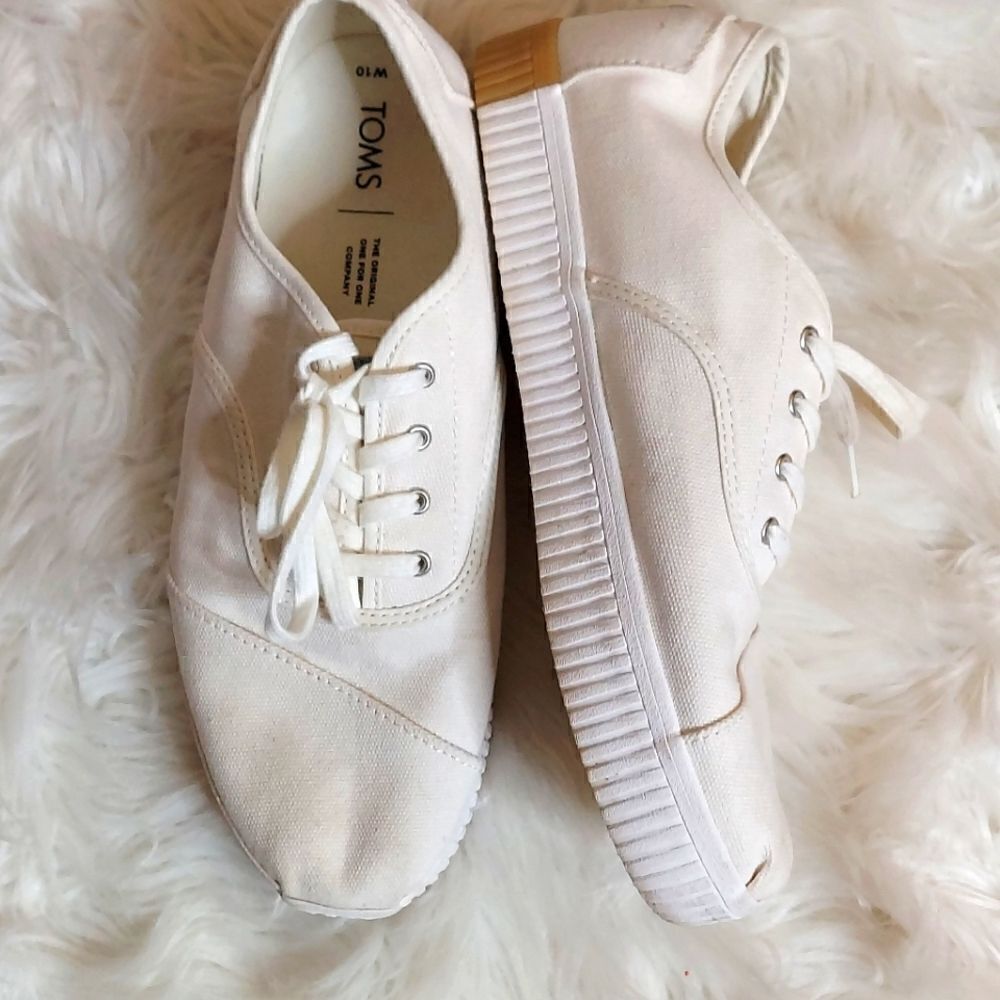 Toms womens white canvas shoes‎